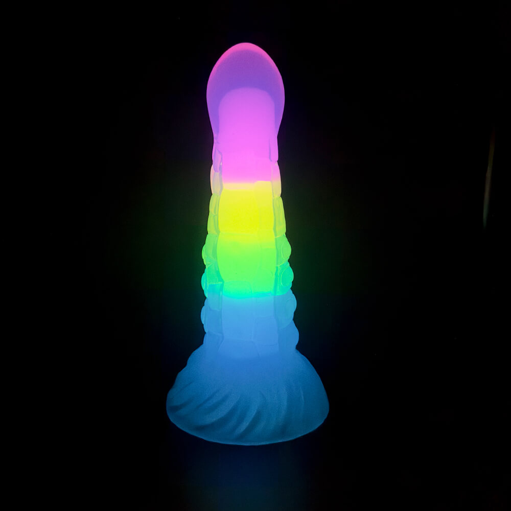 DILDO FANTASY NOUÉ BRILLE DANS LE NOIR EN SILICONE 7 POUCES