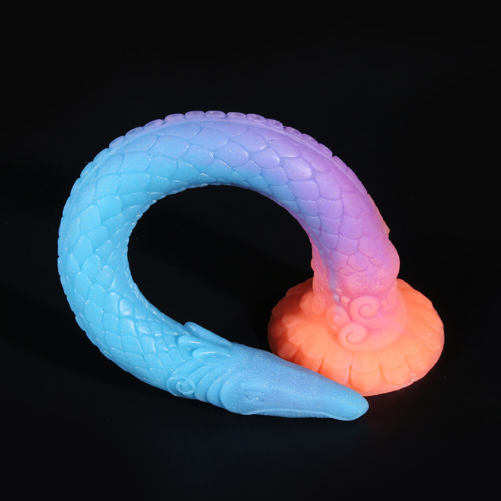 LONG ANAL DILDO MONSTER SILICONE 18 INCH GLOW IN THE DARK