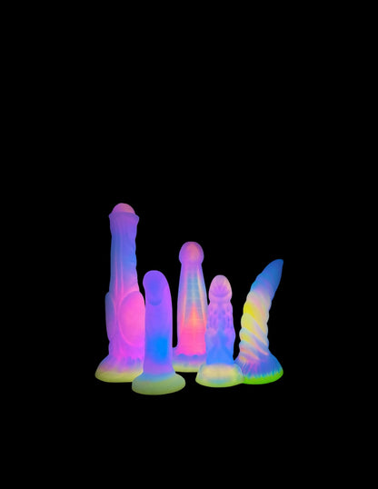 MONSTER DILDO ANAL SILICONE 9 INCH GLOW IN THE DARK